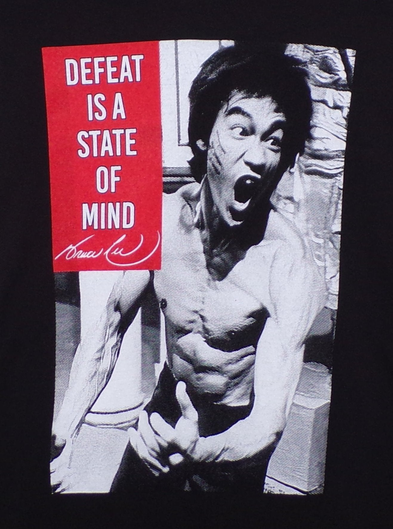 New ’Bruce Lee - Defeat Is State Of Mind’ Unisex Silkscreen T-Shirt. Available From Small-2XL. - Men’s Short Sleeve