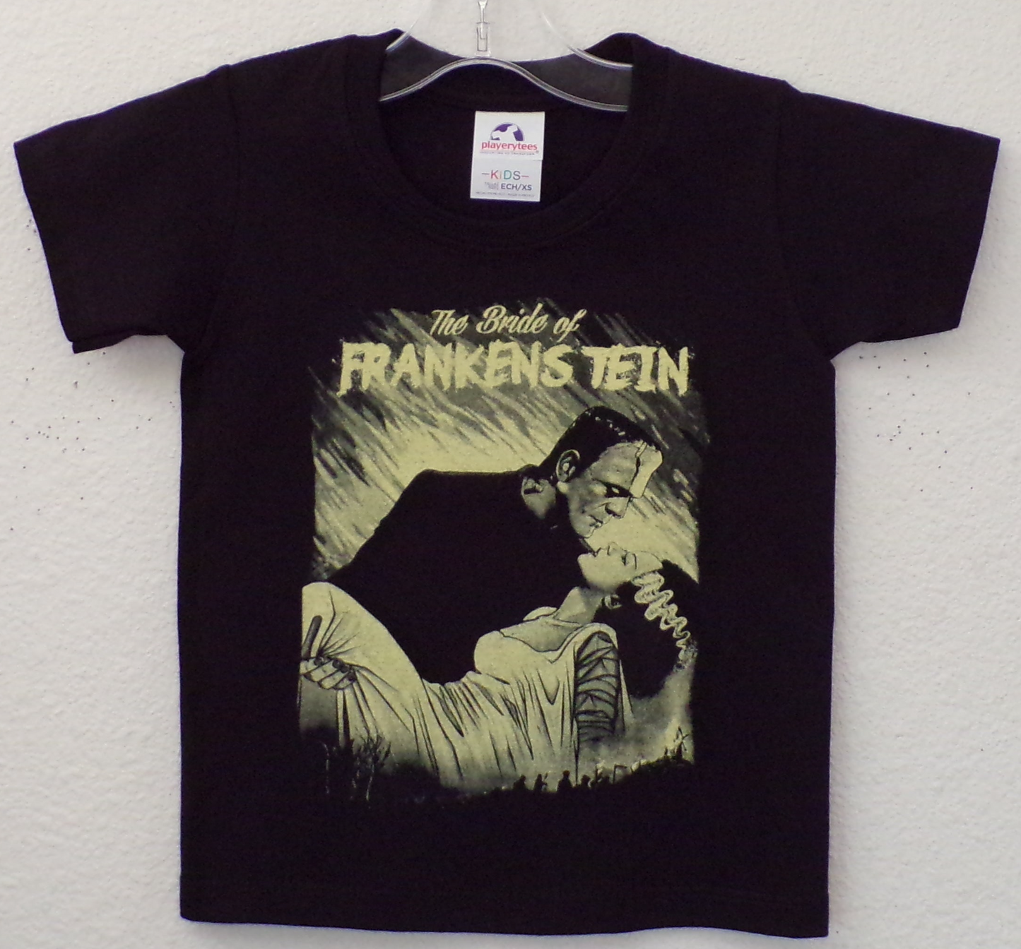 New āThe Bride of Frankenstein Kissingā Youth Silkscreen T-Shirt. Available From XS-XL Youth. - XS - Youth Regular