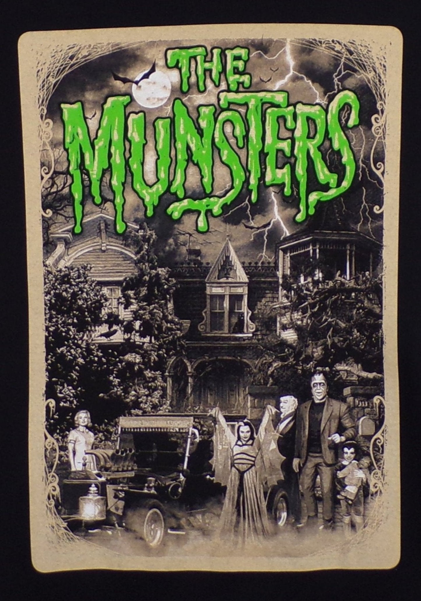 New ’The Munster’s Family Picture’ Adult Silkscreen T-Shirt. Available From Small-3XL. - Unisex Short Sleeve Shirt