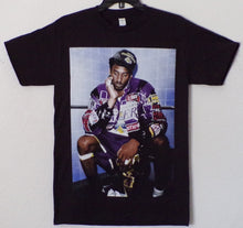 Load image into Gallery viewer, New &quot;Kobe Bryant 2001 Championship&quot; Unisex Silkscreen T-Shirt. Available From Small-3XL.
