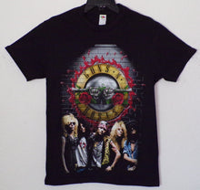 Load image into Gallery viewer, New &quot;Guns N Roses Group Picture&quot; Unisex Silkscreen T-Shirt. Available From Small-3XL.

