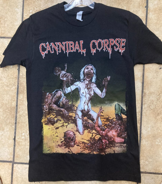 Black “Cannibal Corpse – Butchered at Birth” T-shirt featuring vivid horror-style album artwork in a detailed silkscreen design.