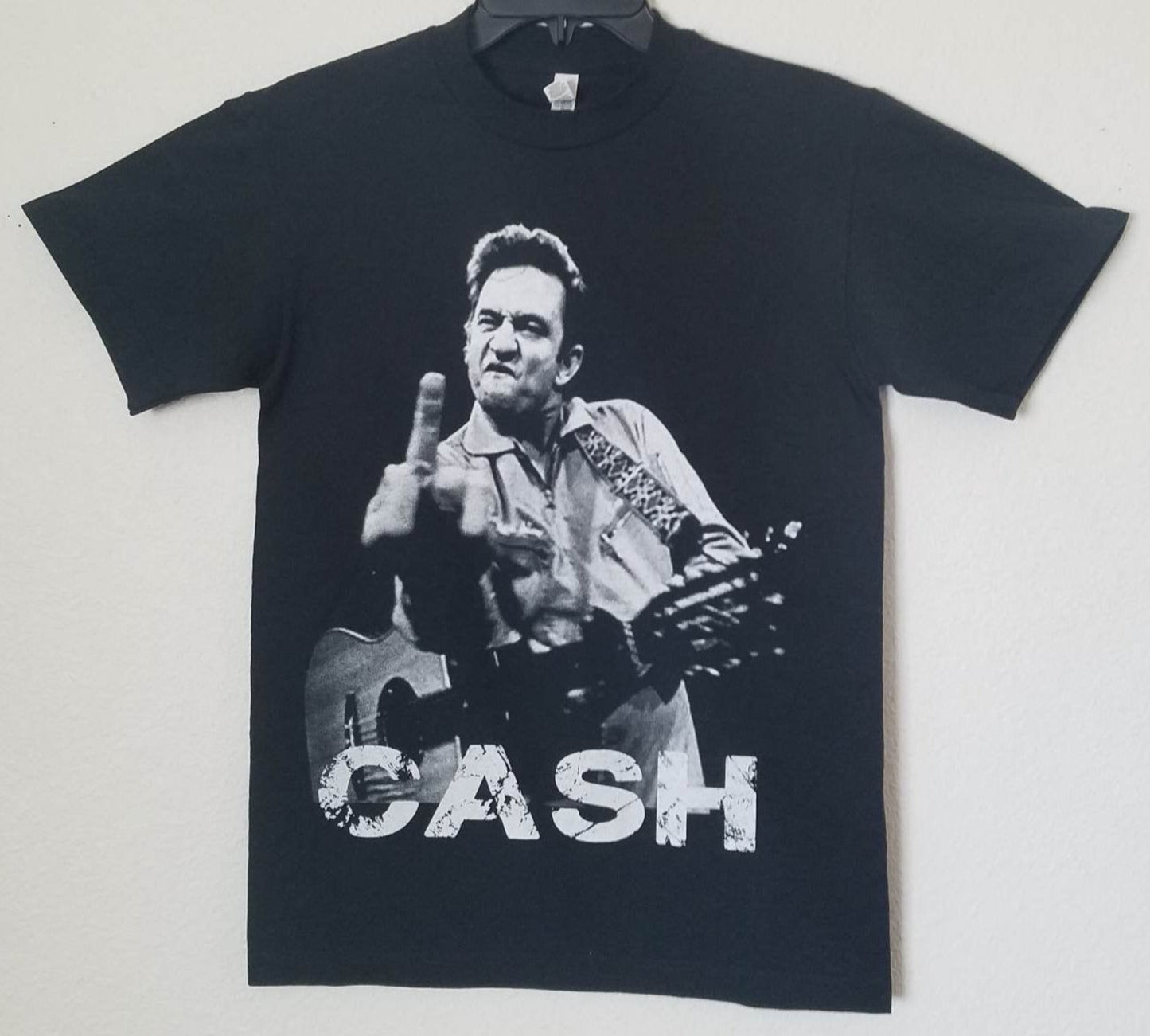 Johnny Cash San Quentin middle finger t-shirt black unisex outlaw country tee S-3XL