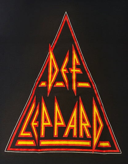 New ’Def Leppard - Triangle Logo’ Unisex Silkscreen T-Shirt. Available From Small-3XL. - Men’s Short Sleeve Shirt