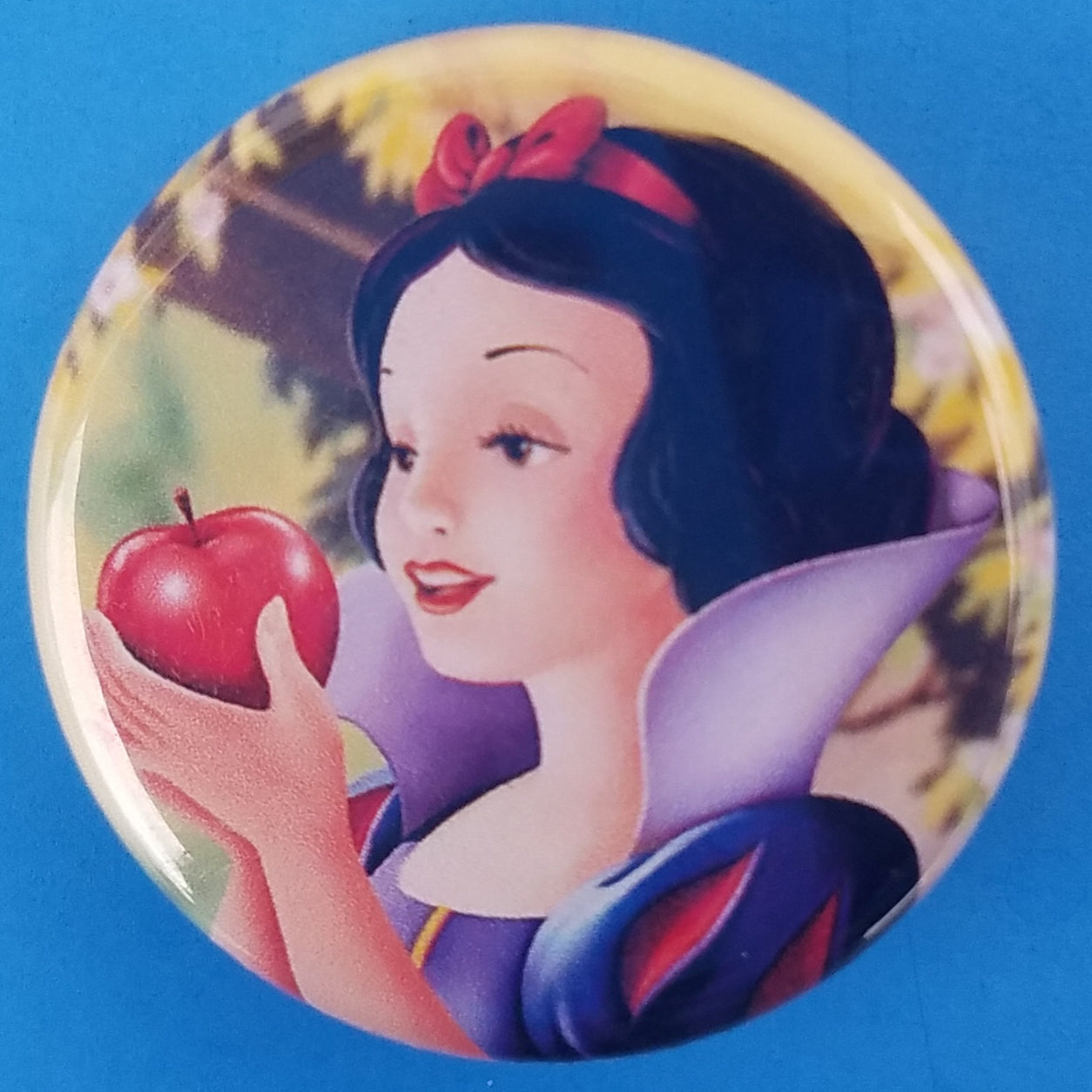 new disney princesses button set of 9 buttons are 1.25 inches in size Included In Set Snow White Ariel Elsa Cinderella Jasmin Belle Aurora Pocahontas Tiana collection cartoons movies animation