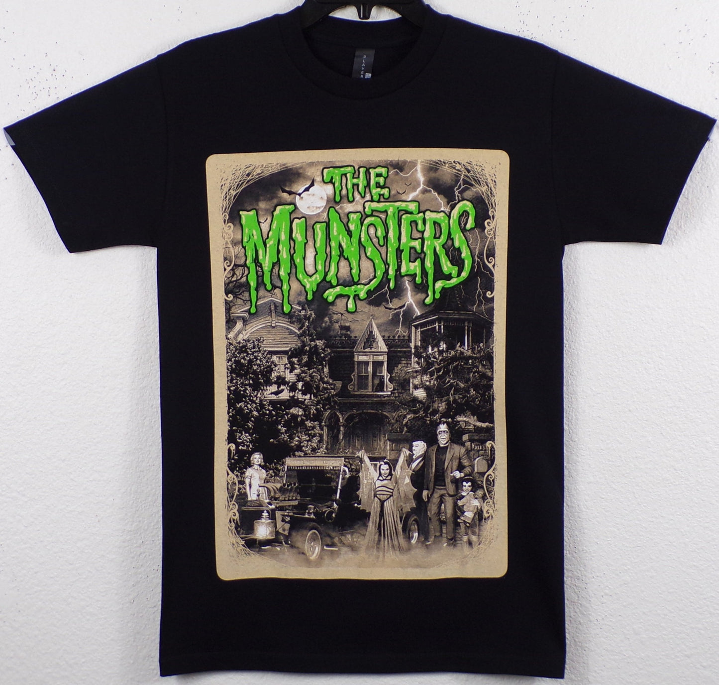 New ’The Munster’s Family Picture’ Adult Silkscreen T-Shirt. Available From Small-3XL. - Unisex Short Sleeve Shirt