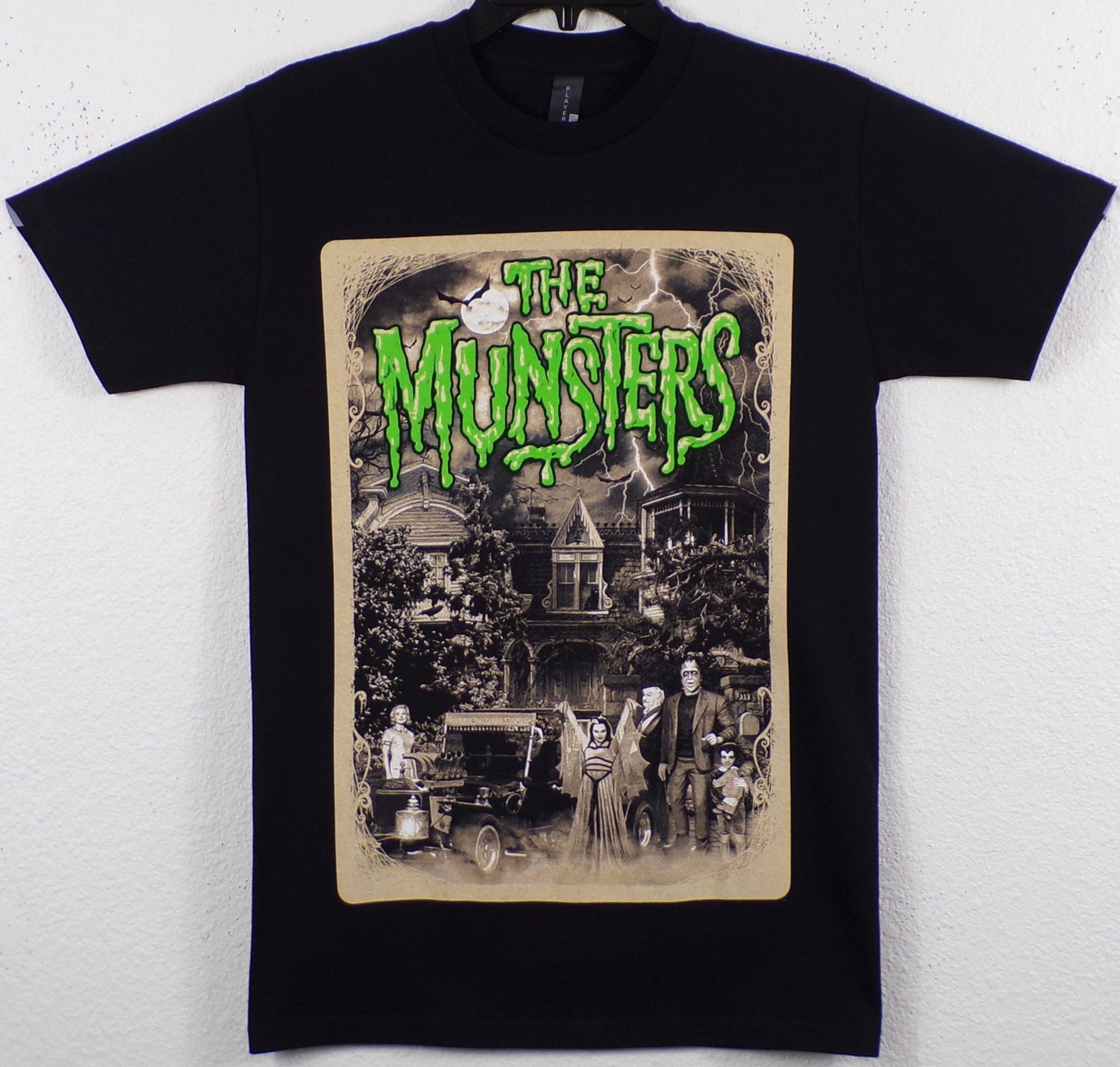 New ’The Munster’s Family Picture’ Adult Silkscreen T-Shirt. Available From Small-3XL. - Unisex Short Sleeve Shirt