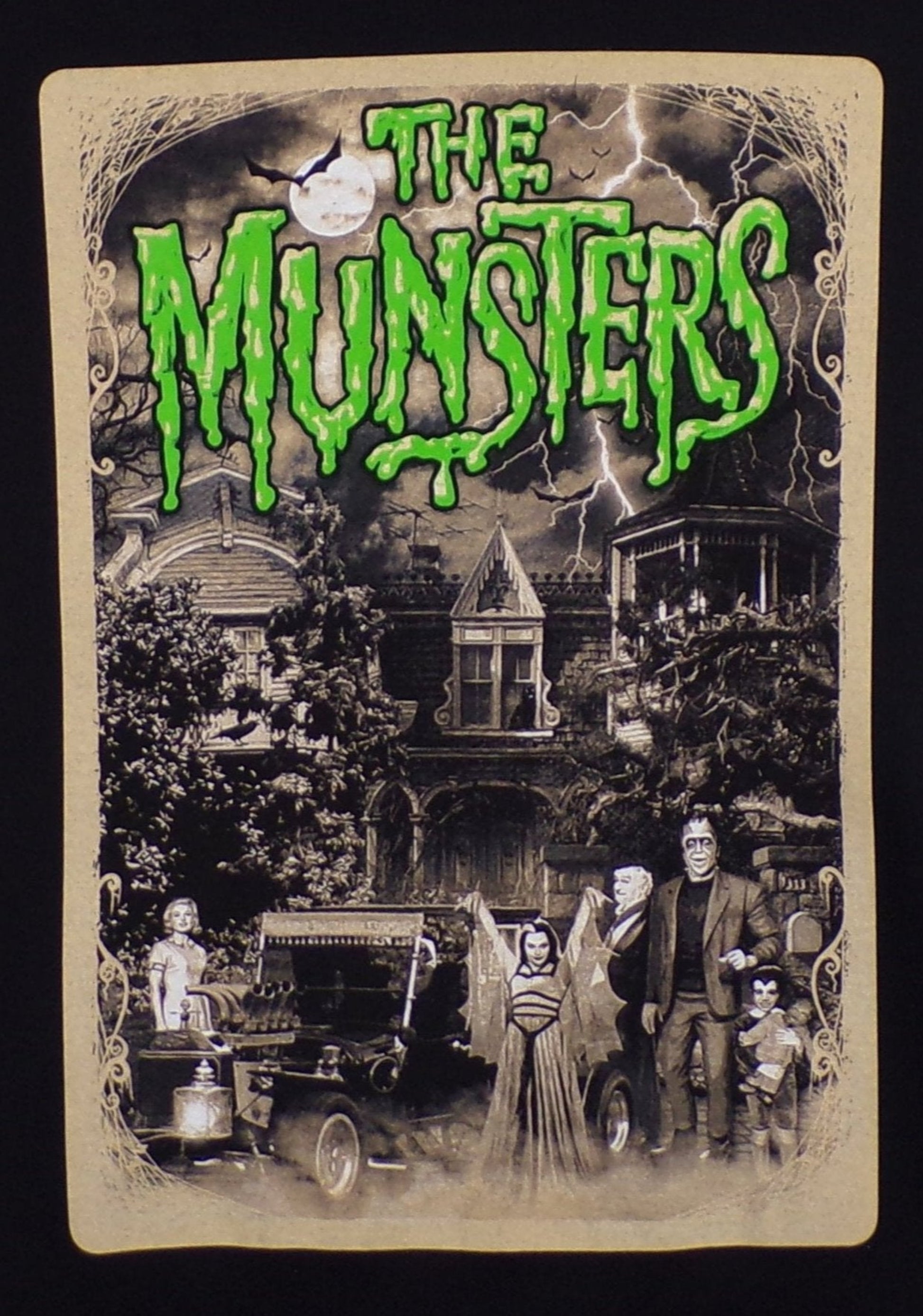 New ’The Munster’s Family Picture’ Adult Silkscreen T-Shirt. Available From Small-3XL. - Unisex Short Sleeve Shirt